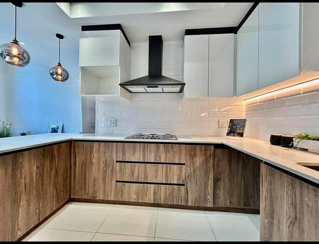 4 BEDROOM DUPLEX FOR SALE IN BRYANSTON